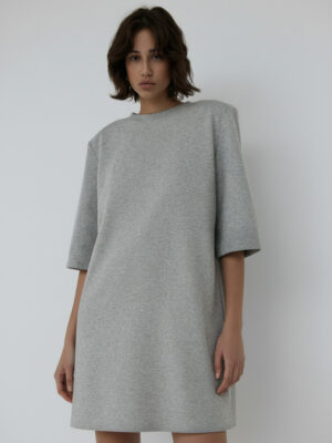 sukienka krótka z poszerzoną linią ramion AYA light grey